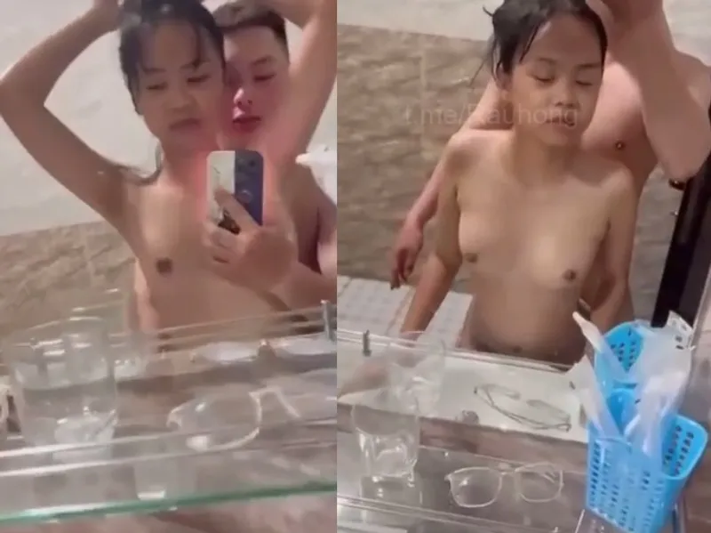 Thon gọn em cùng anh người yêu phang trước gương quay kỉ niệm